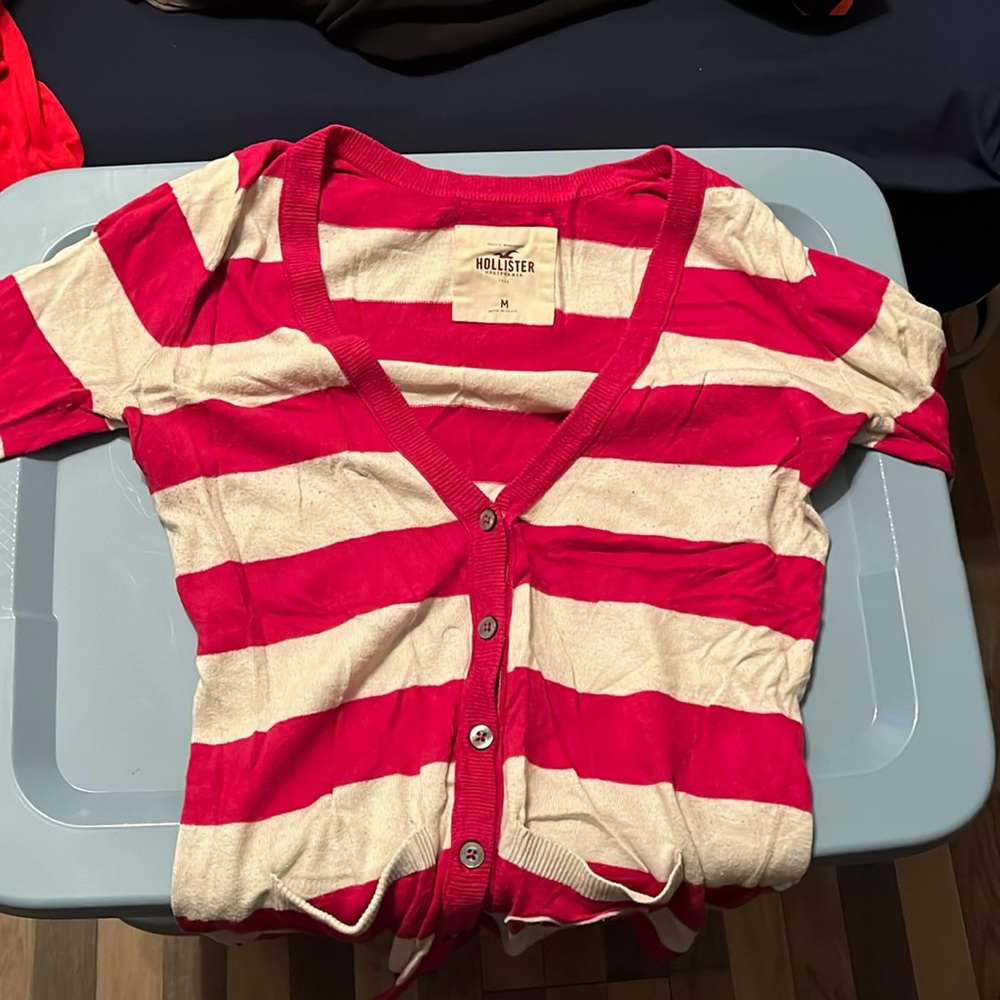 Hollister button up long sleeve w pockets. Pink and white